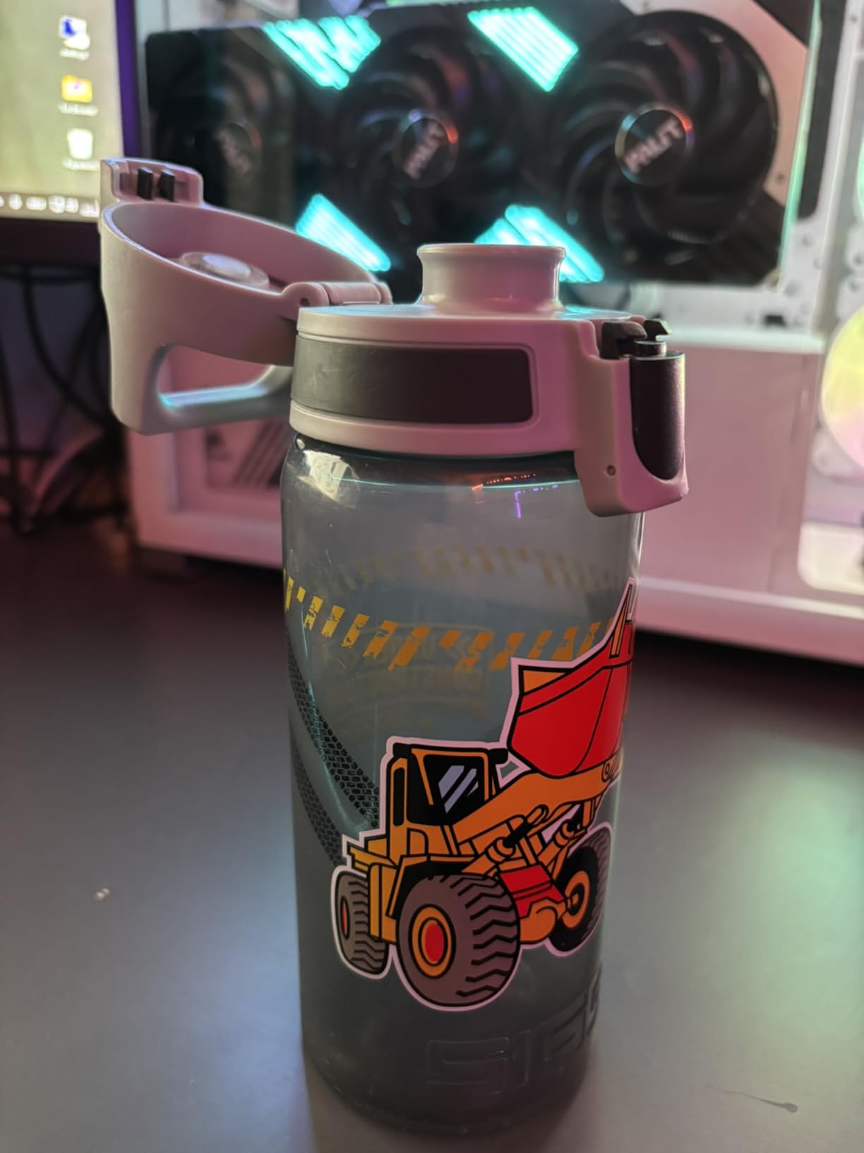 Endlich eine Flasche, die meine Tochter selbst bedienen kann