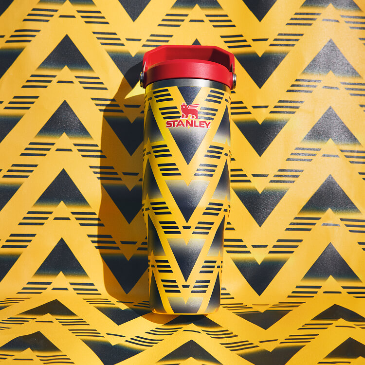 stanley-1913-x-arsenal-iceflow-flip-straw-2-0-tumbler-0-89l-auslaufsicherer-fan- image 3